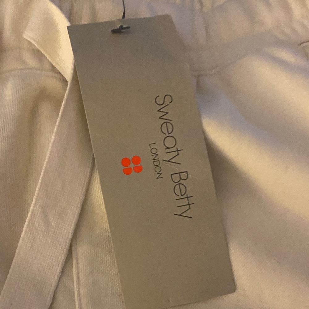 Sweaty Betty Revive Shorts - Picture 4 of 7